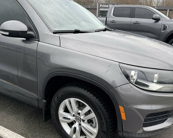 Сірий Фольксваген Тігуан, об'ємом двигуна 1.98 л та пробігом 187 тис. км за 12700 $, фото 2 на Automoto.ua