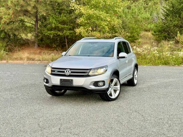 Серый Фольксваген Тигуан, объемом двигателя 2 л и пробегом 77 тыс. км за 9000 $, фото 2 на Automoto.ua