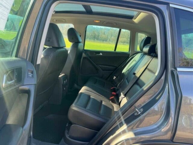 Серый Фольксваген Тигуан, объемом двигателя 2 л и пробегом 70 тыс. км за 9900 $, фото 11 на Automoto.ua