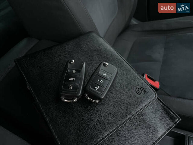 Серый Фольксваген Тигуан, объемом двигателя 2 л и пробегом 165 тыс. км за 15500 $, фото 58 на Automoto.ua