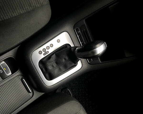 Сірий Фольксваген Тігуан, об'ємом двигуна 1.98 л та пробігом 197 тис. км за 13500 $, фото 41 на Automoto.ua