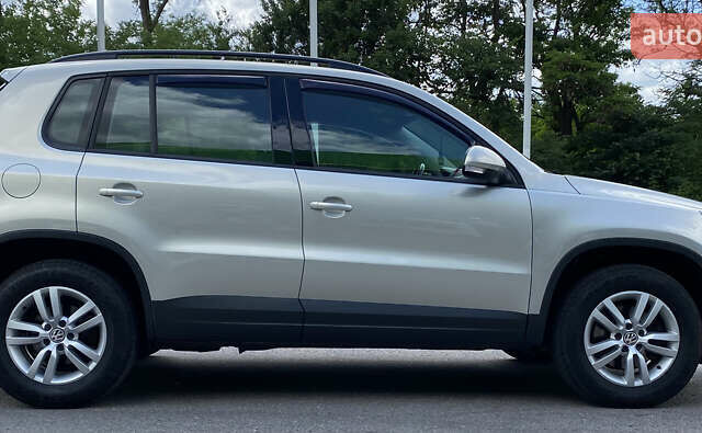 Сірий Фольксваген Тігуан, об'ємом двигуна 2 л та пробігом 224 тис. км за 13900 $, фото 16 на Automoto.ua