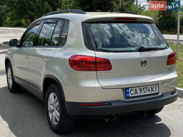 Сірий Фольксваген Тігуан, об'ємом двигуна 2 л та пробігом 224 тис. км за 13900 $, фото 6 на Automoto.ua