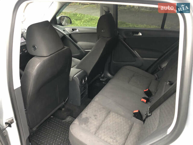 Сірий Фольксваген Тігуан, об'ємом двигуна 1.98 л та пробігом 197 тис. км за 13500 $, фото 27 на Automoto.ua