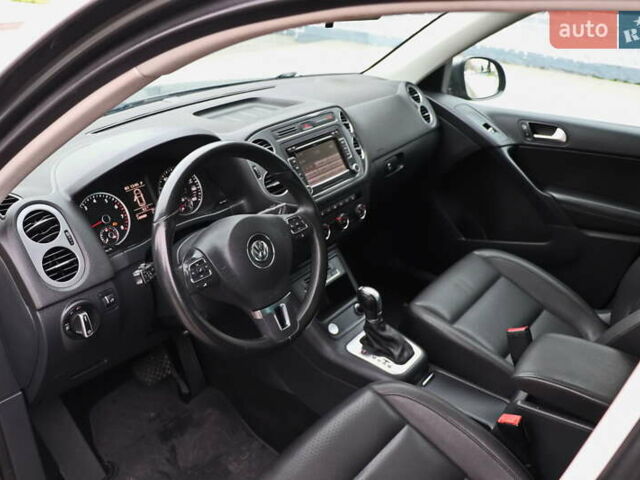 Сірий Фольксваген Тігуан, об'ємом двигуна 2 л та пробігом 150 тис. км за 13999 $, фото 16 на Automoto.ua