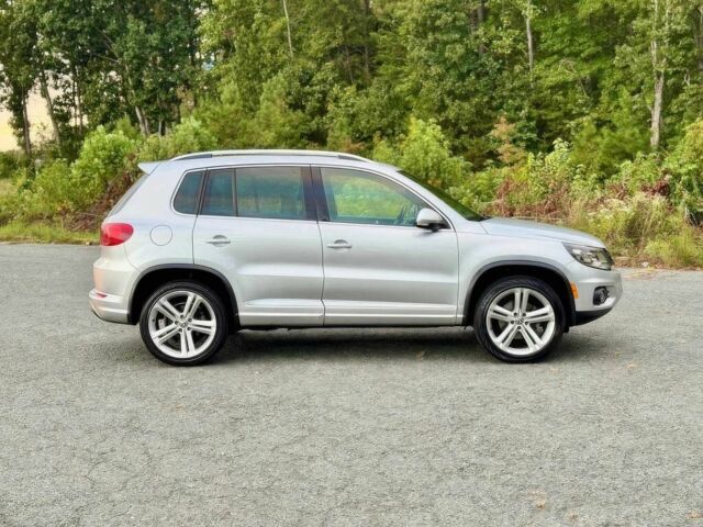 Сірий Фольксваген Тігуан, об'ємом двигуна 2 л та пробігом 74 тис. км за 8100 $, фото 7 на Automoto.ua