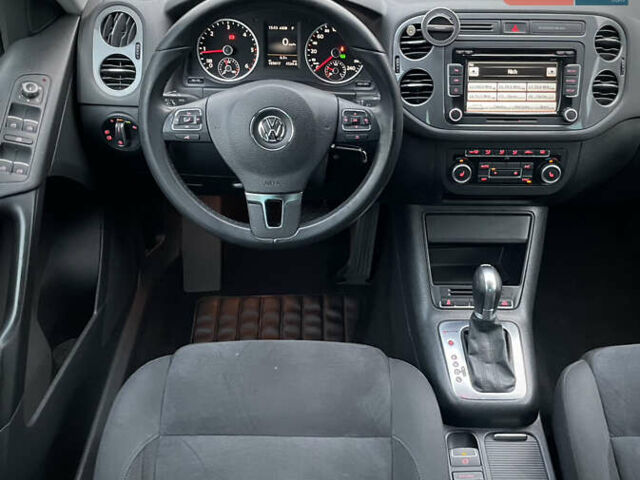 Серый Фольксваген Тигуан, объемом двигателя 2 л и пробегом 165 тыс. км за 15500 $, фото 48 на Automoto.ua