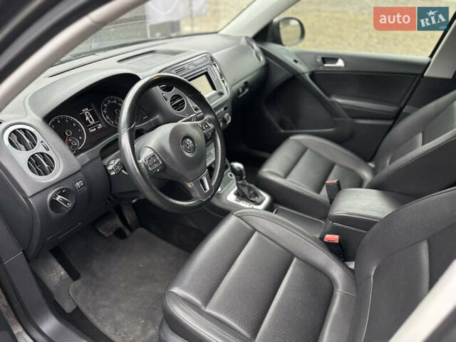 Серый Фольксваген Тигуан, объемом двигателя 2 л и пробегом 170 тыс. км за 12000 $, фото 16 на Automoto.ua