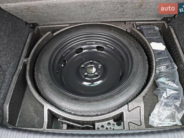 Сірий Фольксваген Тігуан, об'ємом двигуна 2 л та пробігом 150 тис. км за 13999 $, фото 26 на Automoto.ua