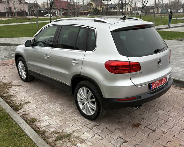 Серый Фольксваген Тигуан, объемом двигателя 2 л и пробегом 125 тыс. км за 14999 $, фото 17 на Automoto.ua
