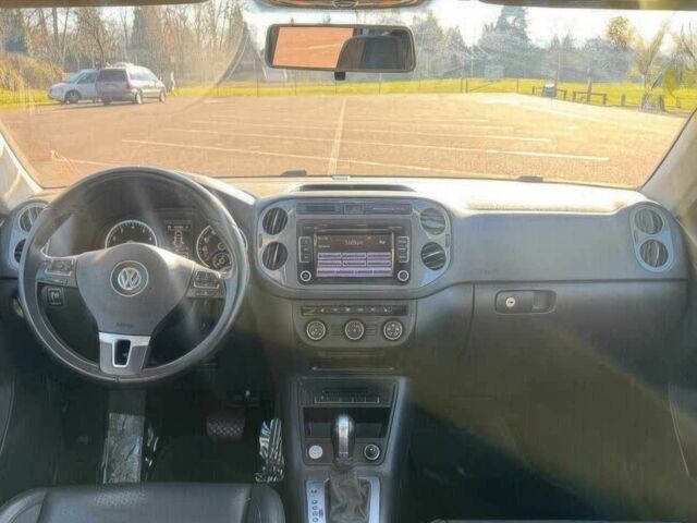 Серый Фольксваген Тигуан, объемом двигателя 2 л и пробегом 70 тыс. км за 9900 $, фото 7 на Automoto.ua