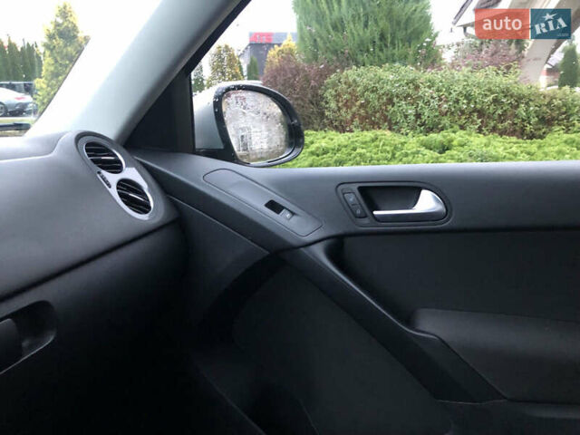 Сірий Фольксваген Тігуан, об'ємом двигуна 1.97 л та пробігом 214 тис. км за 12500 $, фото 23 на Automoto.ua