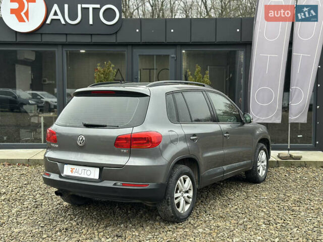 Серый Фольксваген Тигуан, объемом двигателя 2 л и пробегом 170 тыс. км за 12000 $, фото 5 на Automoto.ua