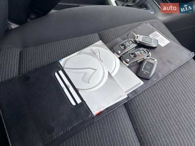 Сірий Фольксваген Тігуан, об'ємом двигуна 2 л та пробігом 224 тис. км за 13900 $, фото 30 на Automoto.ua