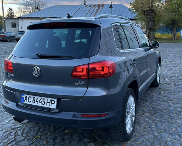 Серый Фольксваген Тигуан, объемом двигателя 1.98 л и пробегом 199 тыс. км за 13000 $, фото 2 на Automoto.ua