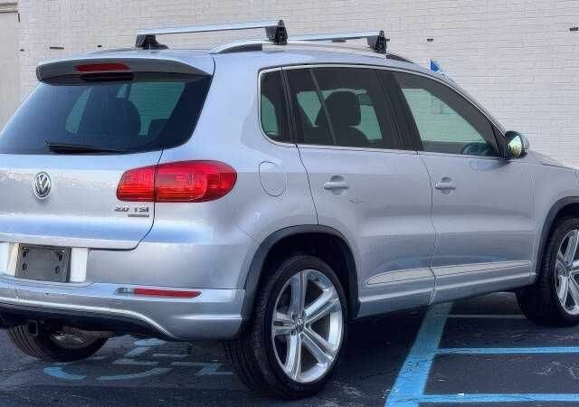 Серый Фольксваген Тигуан, объемом двигателя 2 л и пробегом 99 тыс. км за 7500 $, фото 4 на Automoto.ua