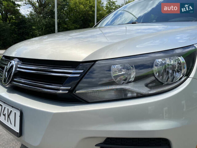 Сірий Фольксваген Тігуан, об'ємом двигуна 2 л та пробігом 224 тис. км за 13900 $, фото 11 на Automoto.ua