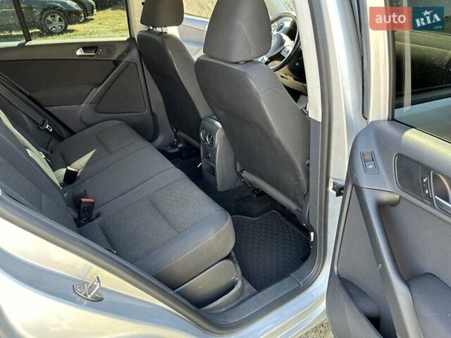 Сірий Фольксваген Тігуан, об'ємом двигуна 1.98 л та пробігом 135 тис. км за 12500 $, фото 9 на Automoto.ua