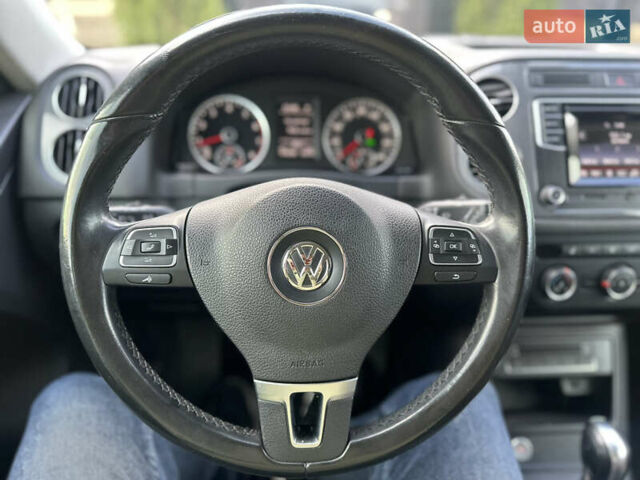 Серый Фольксваген Тигуан, объемом двигателя 2 л и пробегом 170 тыс. км за 12500 $, фото 11 на Automoto.ua