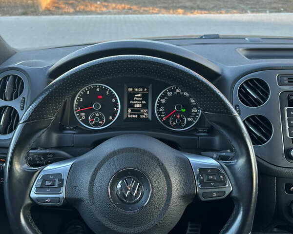 Серый Фольксваген Тигуан, объемом двигателя 2 л и пробегом 163 тыс. км за 14300 $, фото 8 на Automoto.ua