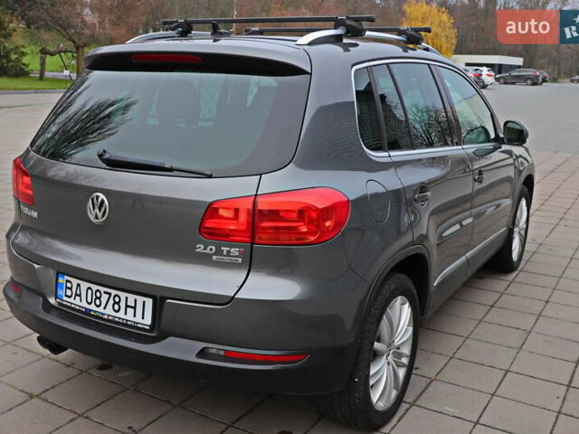 Сірий Фольксваген Тігуан, об'ємом двигуна 2 л та пробігом 150 тис. км за 13999 $, фото 5 на Automoto.ua