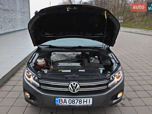 Сірий Фольксваген Тігуан, об'ємом двигуна 2 л та пробігом 150 тис. км за 13999 $, фото 21 на Automoto.ua