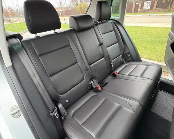 Серый Фольксваген Тигуан, объемом двигателя 2 л и пробегом 125 тыс. км за 14999 $, фото 35 на Automoto.ua