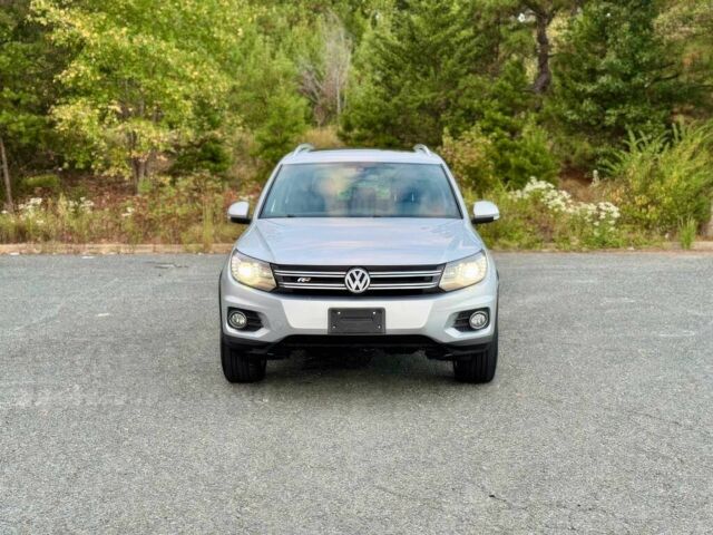 Сірий Фольксваген Тігуан, об'ємом двигуна 2 л та пробігом 74 тис. км за 8100 $, фото 1 на Automoto.ua