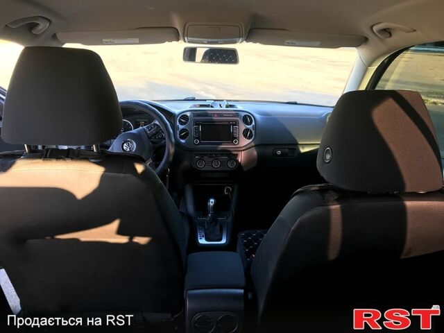 Сірий Фольксваген Тігуан, об'ємом двигуна 2 л та пробігом 170 тис. км за 12500 $, фото 6 на Automoto.ua