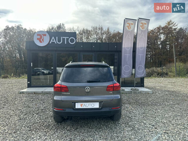 Серый Фольксваген Тигуан, объемом двигателя 2 л и пробегом 170 тыс. км за 12500 $, фото 3 на Automoto.ua