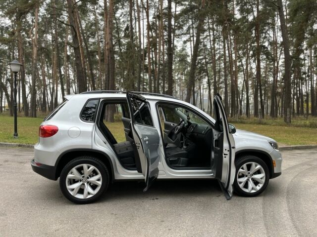 Серый Фольксваген Тигуан, объемом двигателя 2 л и пробегом 194 тыс. км за 12400 $, фото 11 на Automoto.ua