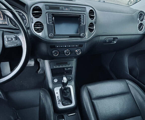 Серый Фольксваген Тигуан, объемом двигателя 1.98 л и пробегом 199 тыс. км за 13000 $, фото 8 на Automoto.ua