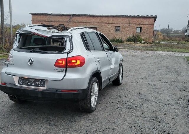 Серый Фольксваген Тигуан, объемом двигателя 0 л и пробегом 250 тыс. км за 3500 $, фото 4 на Automoto.ua