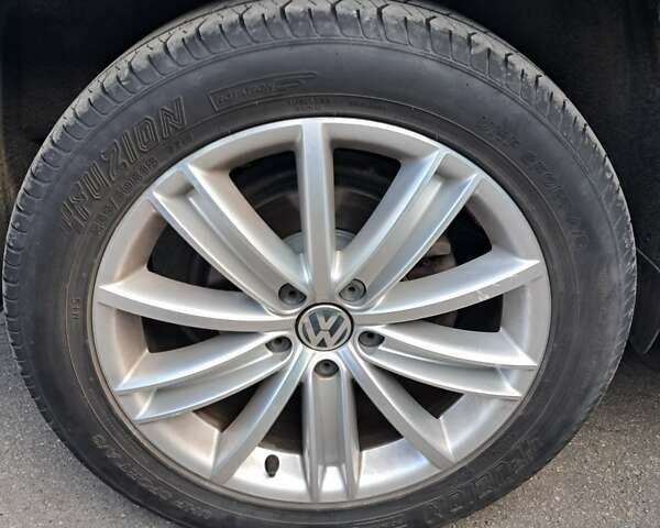 Серый Фольксваген Тигуан, объемом двигателя 1.98 л и пробегом 198 тыс. км за 14500 $, фото 1 на Automoto.ua