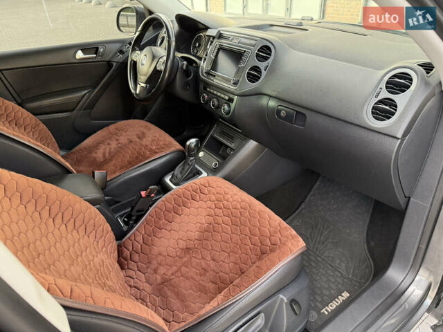 Сірий Фольксваген Тігуан, об'ємом двигуна 2 л та пробігом 176 тис. км за 12400 $, фото 35 на Automoto.ua