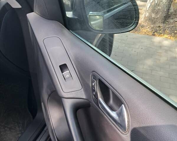 Серый Фольксваген Тигуан, объемом двигателя 1.98 л и пробегом 198 тыс. км за 14500 $, фото 16 на Automoto.ua