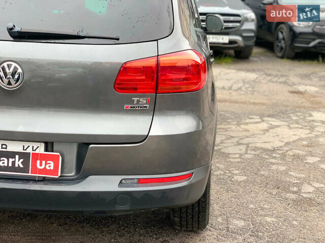 Серый Фольксваген Тигуан, объемом двигателя 2 л и пробегом 195 тыс. км за 15340 $, фото 12 на Automoto.ua