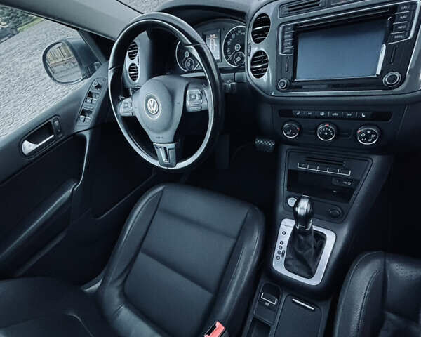 Серый Фольксваген Тигуан, объемом двигателя 1.98 л и пробегом 199 тыс. км за 13000 $, фото 6 на Automoto.ua