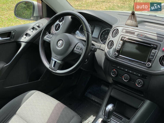 Сірий Фольксваген Тігуан, об'ємом двигуна 2 л та пробігом 224 тис. км за 13900 $, фото 27 на Automoto.ua