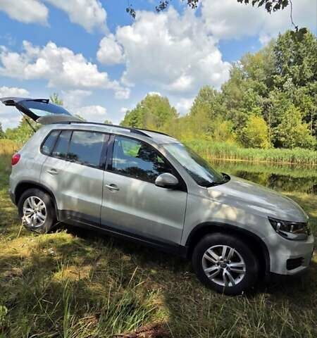 Сірий Фольксваген Тігуан, об'ємом двигуна 1.98 л та пробігом 112 тис. км за 15000 $, фото 3 на Automoto.ua