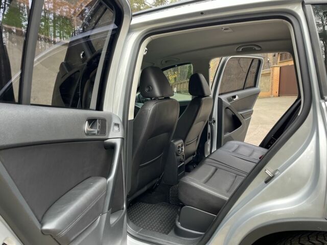 Серый Фольксваген Тигуан, объемом двигателя 2 л и пробегом 194 тыс. км за 12400 $, фото 21 на Automoto.ua