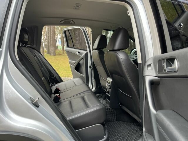 Серый Фольксваген Тигуан, объемом двигателя 2 л и пробегом 194 тыс. км за 12400 $, фото 20 на Automoto.ua