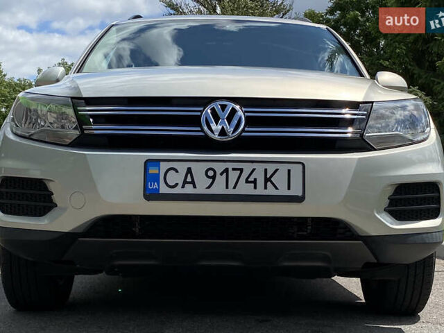 Сірий Фольксваген Тігуан, об'ємом двигуна 2 л та пробігом 224 тис. км за 13900 $, фото 13 на Automoto.ua
