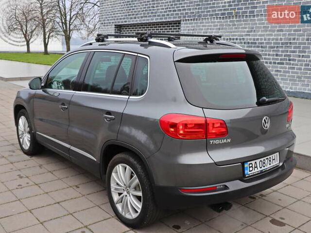 Сірий Фольксваген Тігуан, об'ємом двигуна 2 л та пробігом 150 тис. км за 13999 $, фото 3 на Automoto.ua