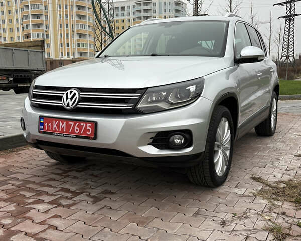 Серый Фольксваген Тигуан, объемом двигателя 2 л и пробегом 125 тыс. км за 14999 $, фото 3 на Automoto.ua