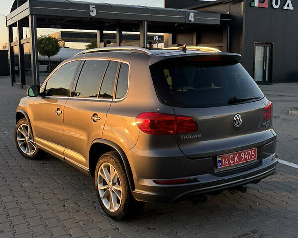 Серый Фольксваген Тигуан, объемом двигателя 2 л и пробегом 163 тыс. км за 14300 $, фото 1 на Automoto.ua