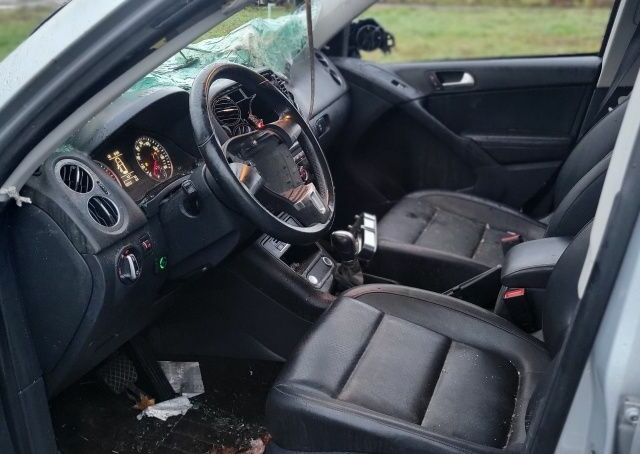 Серый Фольксваген Тигуан, объемом двигателя 0 л и пробегом 250 тыс. км за 3500 $, фото 6 на Automoto.ua