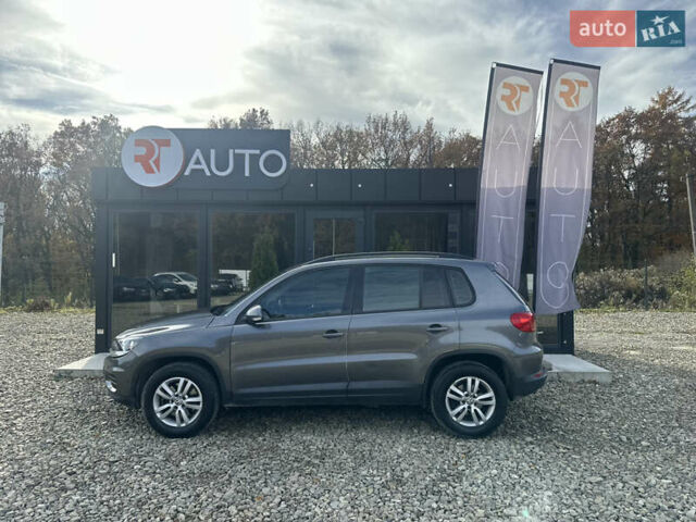 Серый Фольксваген Тигуан, объемом двигателя 2 л и пробегом 170 тыс. км за 12500 $, фото 1 на Automoto.ua