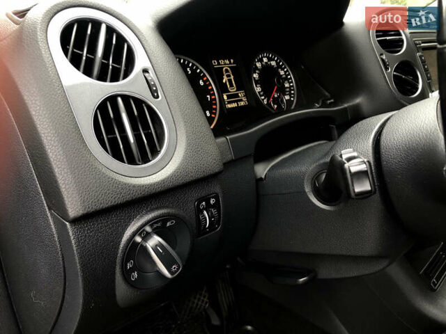 Сірий Фольксваген Тігуан, об'ємом двигуна 1.98 л та пробігом 197 тис. км за 13500 $, фото 23 на Automoto.ua