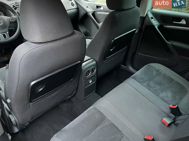 Серый Фольксваген Тигуан, объемом двигателя 2 л и пробегом 165 тыс. км за 15500 $, фото 39 на Automoto.ua